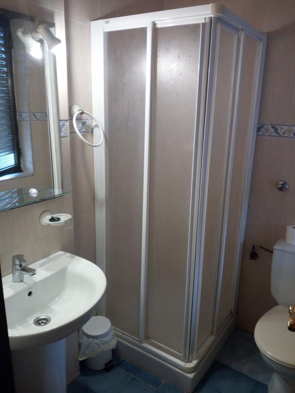 Pension La Principal Торрелавега Экстерьер фото