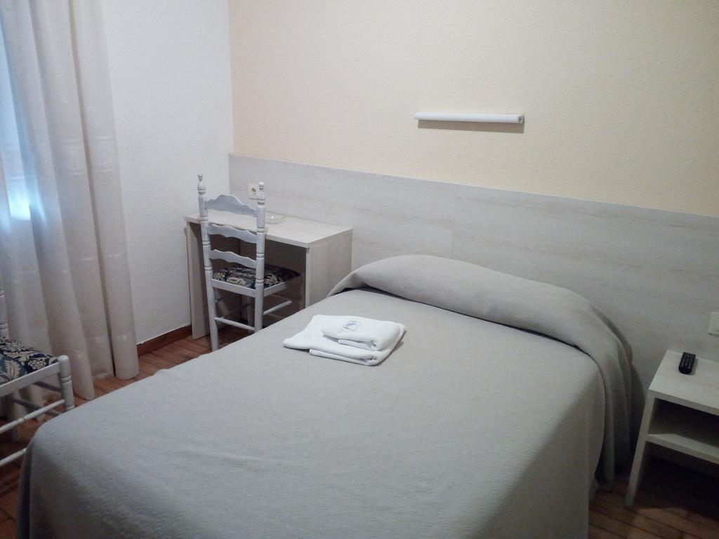 Pension La Principal Торрелавега Экстерьер фото